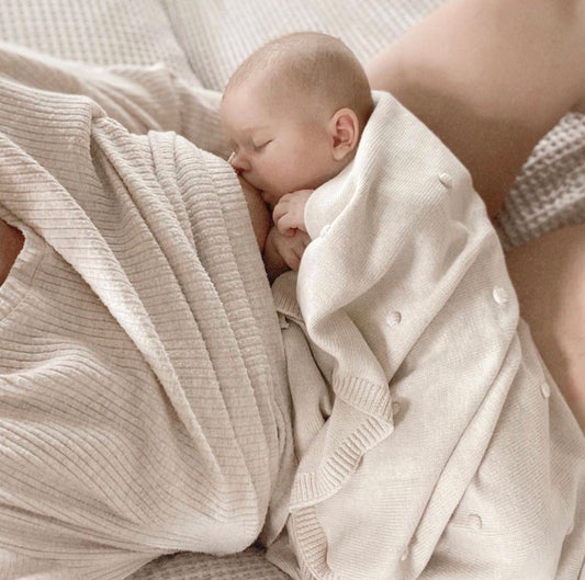 Gestrickte strukturierte Punkte Babydecke