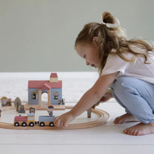 Holzeisenbahn Erweiterung - Bahnhof